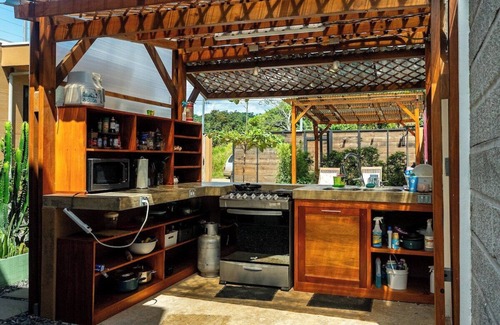 Jaco Maison | Cheap Hotel in Jaco Kitchen+Pool+Gym+Pickleball