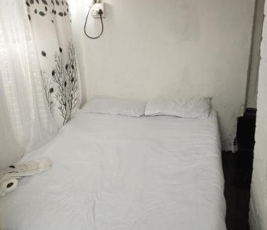 Rustenburg Maison | Cheap small room