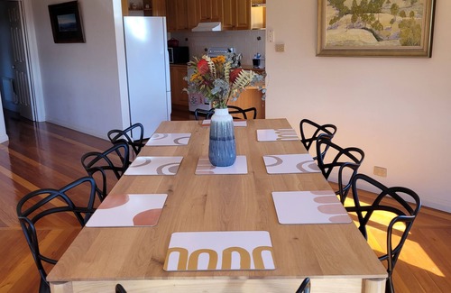 Marysville Maison | Robley Views, Autumn special, spacious home, spectacular views, walk to town.