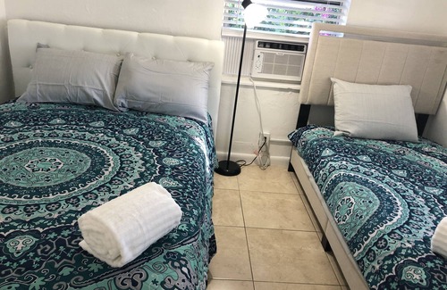 Delray Beach Cottage | Cheerful 2 bed cottage, East Delray Beach, pets ok