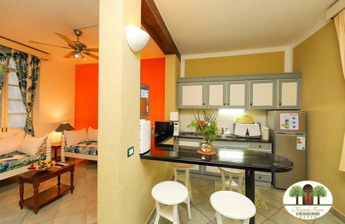 Malindi Appartement | Cheerful 2-bedroom Villa with a pool at Malindi