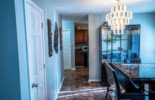 Columbus Maison | Cheerful 3-Bed Room Home in Columbus, MS