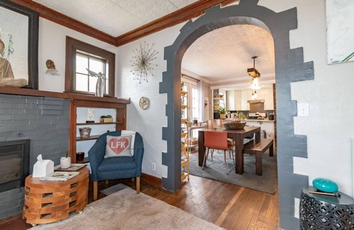 East Lawrence Maison | Cheerful 3 Bedroom / 2 Bathroom Bungalow w/ private Hot Tub + Private Deck/Patio