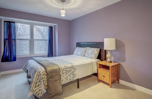 Lake Ridge Maison | Cheerful 3 bedroom 2.5 bath king bed