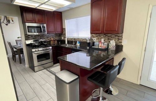 Spring Valley Maison | Cheerful 3-Bedroom home w/ Pool(minutes to the Strip)