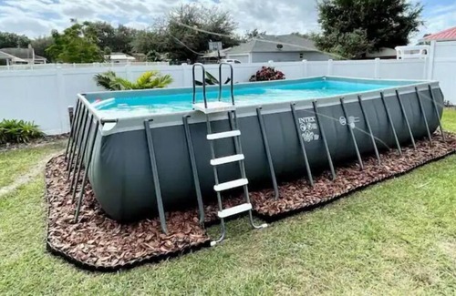 Bartow Maison | Cheerful 3 bedroom home with above ground pool.