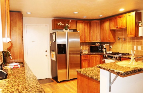 Hampden Maison | CHEERFUL 3 BEDROOM HOME WITH HUGE BACKYARD
