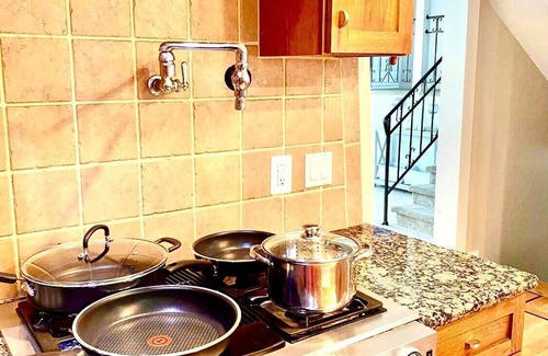 Hampden Maison | CHEERFUL 3 BEDROOM HOME WITH HUGE BACKYARD