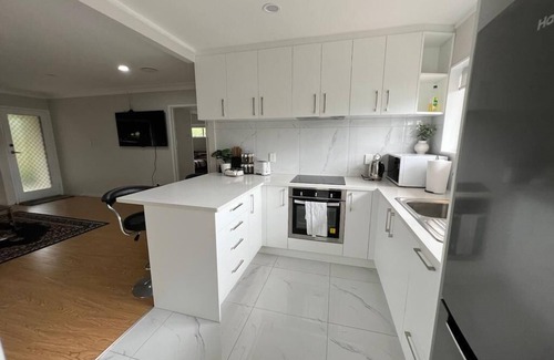Goodwood Heights Maison | Cheerful 3 bedroom with free parking