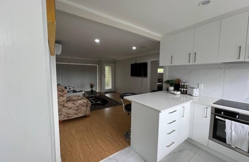 Goodwood Heights Maison | Cheerful 3 bedroom with free parking