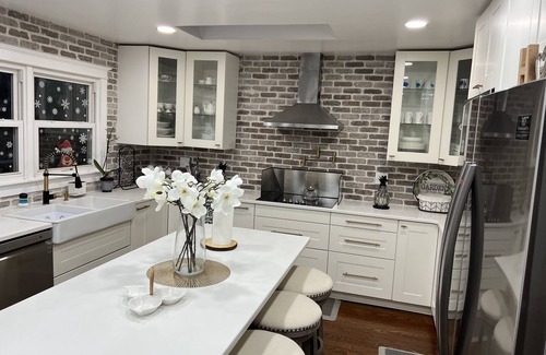 Lake Mohawk Maison | Cheerful 4-Bedroom Lake Home with fire place