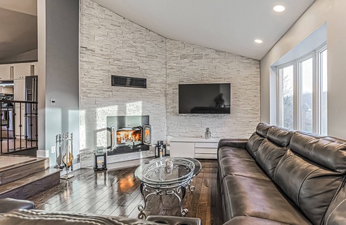 Prevost Maison | Cheerful 4 bedroom home with in-ground heated pool