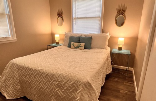Marion Maison | Cheerful 4 Bedroom Home Near Interstate
