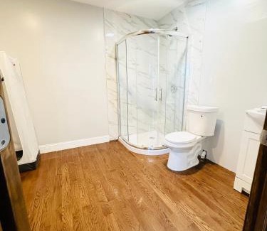 Elmont Appartement | Cheerful 4-bedroom home with free parking