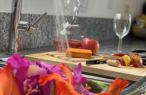 Washington Park Maison | Cheerful 4 bedroom smart home w/indoor fireplace