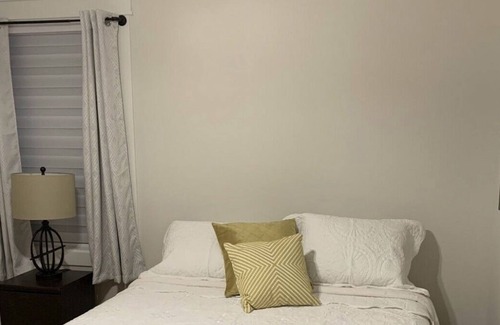 Gander Maison | Cheerful and Renovated 5 Bedroom Home