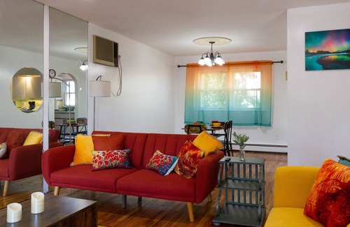 Baldwin Maison | Cheerful & Beautiful 3-Bedroom Ranch with parking in Baldwin, NY