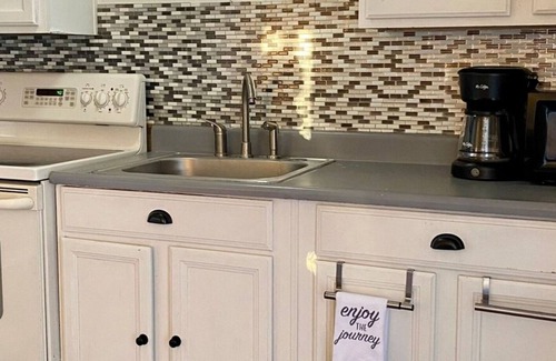 Mesa Maison | Cheerful cottage in charming Temple neighborhood.