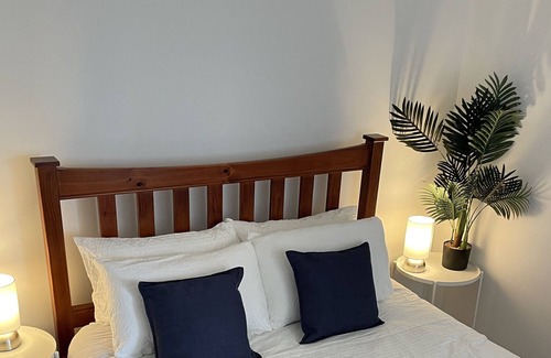 Cranbourne West Maison | Cheerful Cranbourne Home