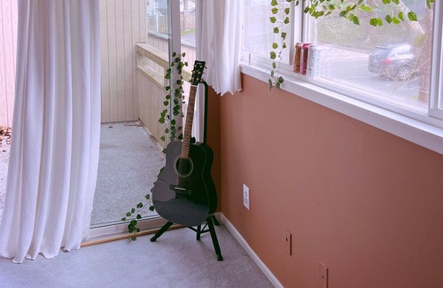 Tanasbourne Maison | Cheerful Lake Townhouse