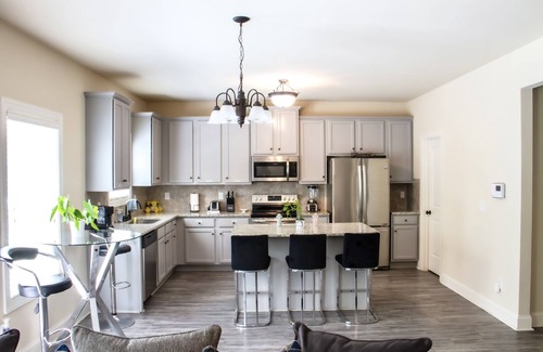 Hampton Maison | Cheerful & Spacious 4bedroom home away from home!