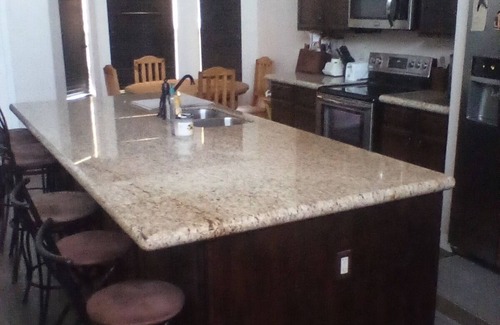 Glendale Maison | Cheerful two bedroom Home near Superbowl Stadium 1¼ miles