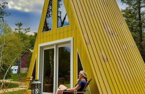 Highland Cabine | Cheese Wedge Cabin Idyllic Farm