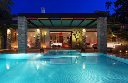 Tragaki Villa | Chef included by Fantasia Villas: The Imperial Spa Villa