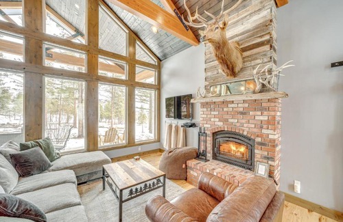 Pateros Maison | Chelan Mountain Retreat Chalet with Fire Pit!