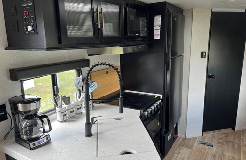 Belfield Maison | Cherokee Camper in Belfield