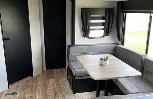 Belfield Maison | Cherokee Camper in Belfield
