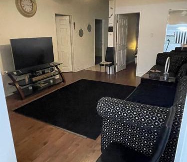 Downtown Niagara Falls Maison | Cherry Berry Cottage By Tig Management