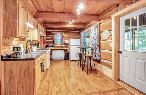 Cherry Creek Cabine | Cherry Grove - Rustic Log Cabin
