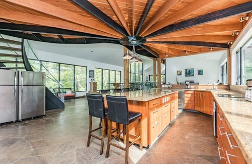 Utterson Maison | Cherry Island Muskokas Premiere Private Island