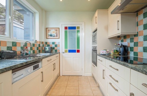 St Davids Cottage | Cherry Tree House, Holiday Cottage St Davids, Sleeps 5, 3 bedrooms, bathrooms