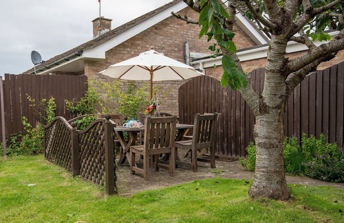 St Davids Cottage | Cherry Tree House, Holiday Cottage St Davids, Sleeps 5, 3 bedrooms, bathrooms