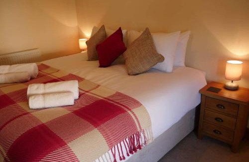 Hay on Wye Maison | Cherry Trees - 2 bedrooms -Pets Ok - woodburner