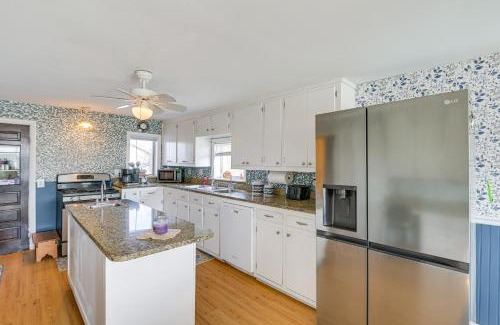 Cherryfield Maison | Cherryfield Home with Decks On Historic Horse Farm
