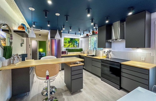 Cherry Hill Maison | CherryHill Downtown HAUS - Designer, AC, Cheminée, Tech, Clean, 2 Bdrm, Quiet