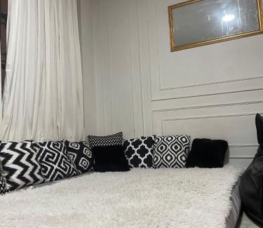 Changunarayan Chalet De Ski | Chessboard villa Bar and restaurant