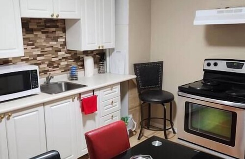 Winnipeg Appartement | Chesskings Guest House - Unit 2 Notredame Avenue
