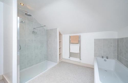 Aldborough Maison | Chestnut Barn, North Norfolk with private hot tub & close to beaches