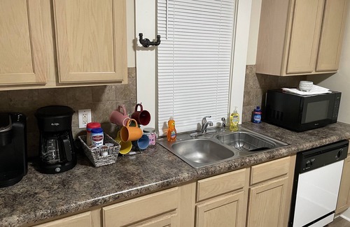 Tupelo Maison | Chestnut Cottage - Minutes to Downtown and NMMC! Close to Fairpark & Arena.