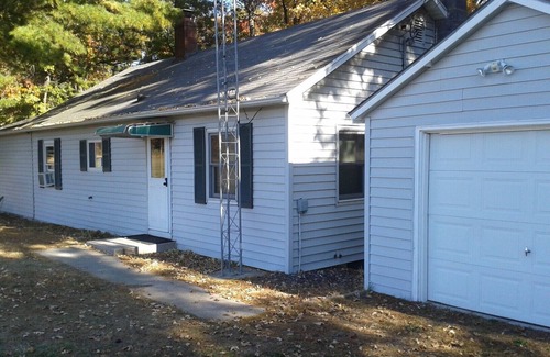 Chetek Cottage | Chetek Escape (Lakefront)