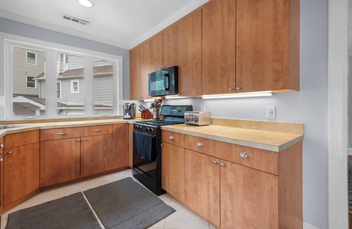 Northwest Maison | Chevy Chase 1920 charm 4 luxury bedrooms Spanish colonial close to everything,