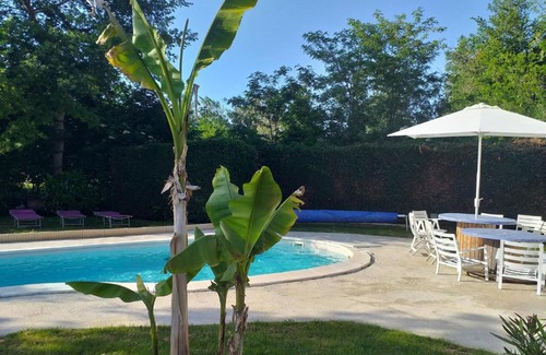Le Fossat Maison | Chez Celine et Philippe chambre Marie dans propriété de charme avec piscine