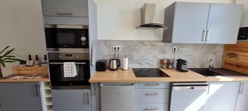 Beaune Appartement | Chez Charles Centre-Parking privé-Hospices-Gare