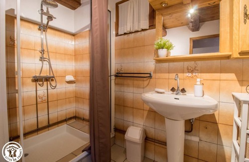 Saint-Romain Autre | Chez Constant - SAINT ROMAIN 63660
