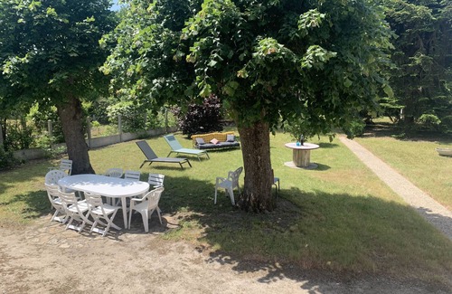 Romorantin-Lanthenay Maison | Chez Gina, Maison de Ville & son Grand Jardin à Romorantin-lanthenay