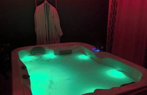 Montbazin Appartement | Chez Isa - appartement avec piscine et jacuzzi